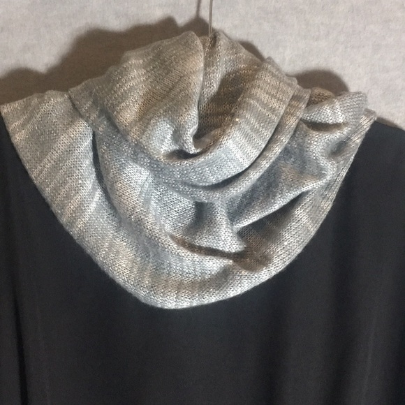 CALVIN KLEIN Buttery Soft Sweater-Knit Infinity Tiny Sequins & Metallic Threads - Picture 1 of 16